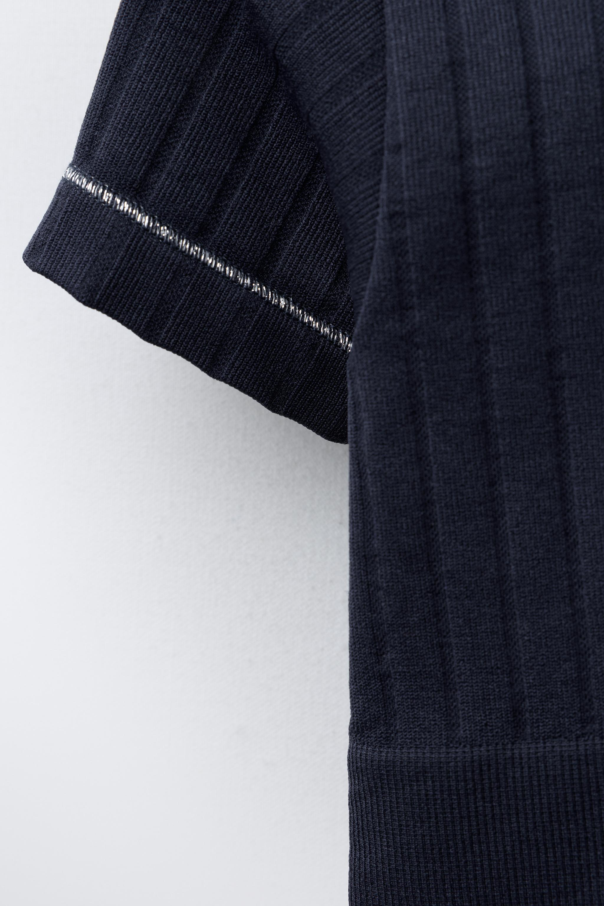 T-SHIRT SEAMLESS DE SPORT À LISERÉS BRILLANTS